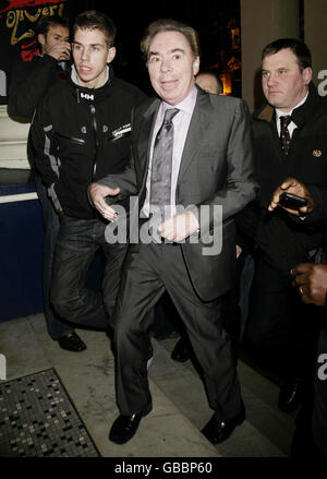 Sir Andrew Lloyd Webber arrive pour la première nuit de la comédie musicale « Oliver! » Au Theatre Royal de Drury Lane, dans le centre de Londres. Banque D'Images