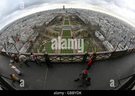 Stock de voyage - France - Paris.Vue depuis le sommet de la Tour Eiffel à Paris. Banque D'Images