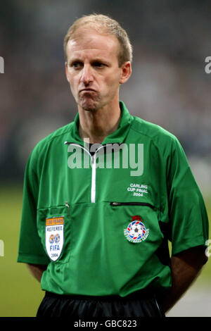 Soccer - Carling Cup - finale - Middlesbrough / Bolton Wanderers. Arbitre Mike Riley Banque D'Images