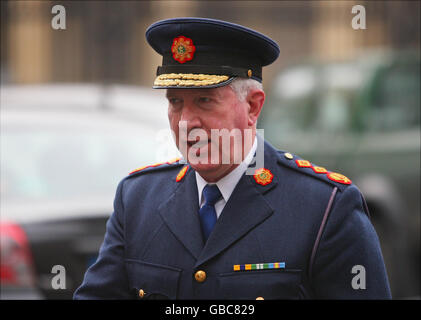 Le commissaire de Garde Fachtna Murphy sur son chemin vers la Dail pour assister à la commission mixte Oireachtas sur la justice le premier jour de retour de la Dail après la pause de Noël. Banque D'Images