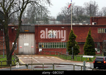 Feltham Young contrevenants Institute. Un cambrioleur présumé s'est échappé de sa garde à vue lorsqu'un complice armé a embusqué sa fourgonnette de prison près de Bedfont Lake, Feltham, alors qu'il a été emmené au tribunal. Banque D'Images