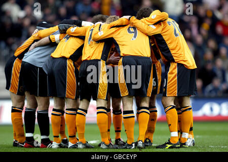 Soccer - Nationwide League Division 3 - Hull City / York City. Les joueurs de Hull City se réunissent avant le match Banque D'Images