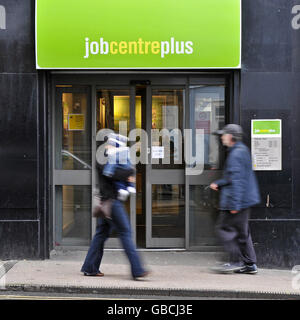 Chiffres du chômage.Vue générale de l'entrée Job Centre plus, rue St Stephen's, au centre de Bristol. Banque D'Images