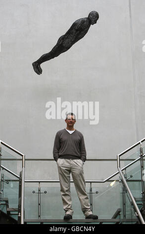 Antony Gormley sculpture sur l'affichage Manchester City Art Gallery Banque D'Images