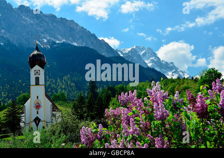 L'église du village, Waxenstein, Zugspitze, Garmisch-Partenkirchen, Grainau, vallée de la Loisach, Bavière, Allemagne / Zugspitzland Banque D'Images