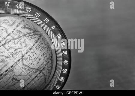 Close up of vintage carte du monde en noir et blanc Banque D'Images