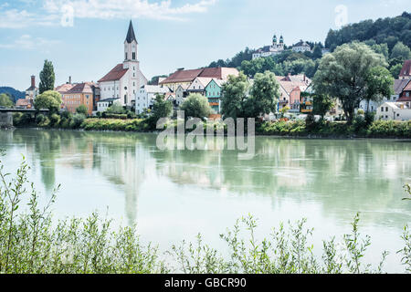 Église Saint Gertraud et sanctuaire Mariahilf sur la colline à Passau, Allemagne. Patrimoine culturel. L'architecture religieuse. Banque D'Images