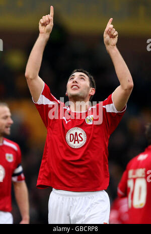 Bradley Orr, de Bristol City, célèbre les scores de la zone de pénalité lors du match de championnat Coca-Cola à Carrow Road, Norwich. Banque D'Images