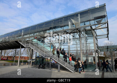 Une passerelle, Eingang Ouest, Messegelaende, Messe, Hannover, Allemagne, Deutschland Banque D'Images