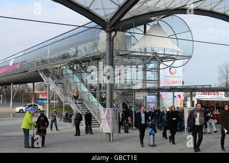 Une passerelle, Eingang Ouest, Messegelaende, Messe, Hannover, Allemagne, Deutschland Banque D'Images