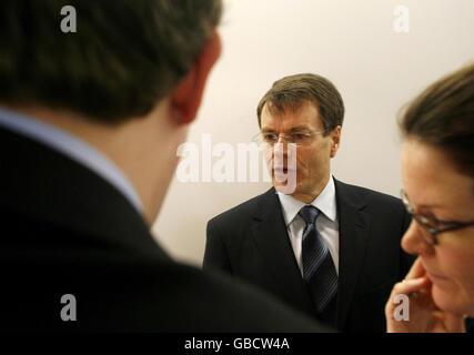 Future conférence de presse de Heathrow au centre de conférence America Square de la ville de Londres, en présence du directeur général de BAA, Colin Matthews (centre). Banque D'Images