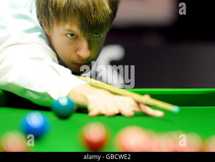 Snooker - Masters 2009 - deuxième jour - Wembley Arena.Judd Trump joue un coup pendant les Masters à Wembley Arena, Londres. Banque D'Images