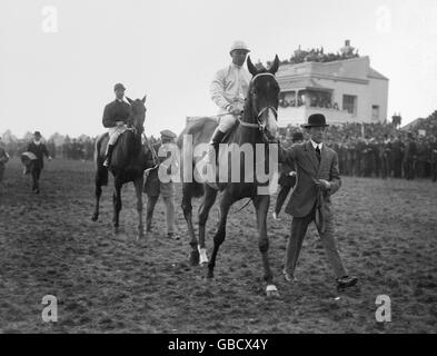 - Course de chevaux le Derby - Epsom Downs - 1914 Banque D'Images