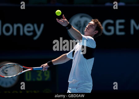 Andy Murray, de la Grande-Bretagne, en action contre Andrei Pavel, de Roumanie, lors de l'Open d'Australie 2009 à Melbourne Park, Melbourne, Australie. Banque D'Images