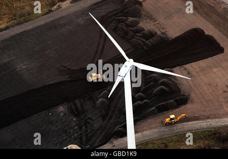 Photo non publiée du 08/01/2009 d'une vue aérienne d'une éolienne à l'usine Nissan à Washington, Tyne et Wear. Banque D'Images