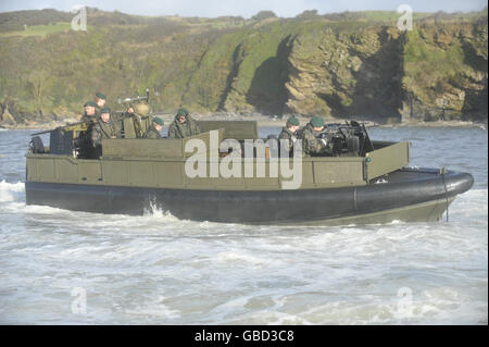 La dernière variante de la Royal Marines Offshore raiding Craft (ORC) avec blindage renforcé et position centrale de consol (Mid-Consol variant VGM) dans les eaux juste au large de Plymouth. Banque D'Images