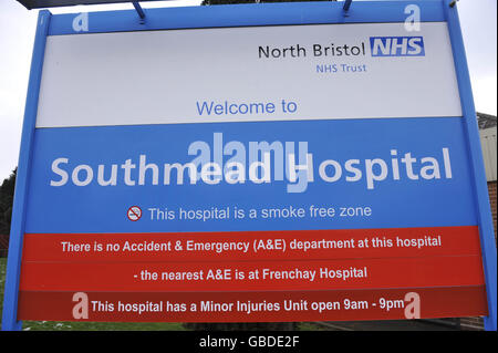 Vue générale de l'hôpital Southmead, Bristol. Six patients atteints de cancer dont les échantillons de sperme ont été perdus lorsque le congélateur de l'hôpital est tombé en panne peuvent réclamer des dommages-intérêts, a statué aujourd'hui la Cour d'appel. Banque D'Images