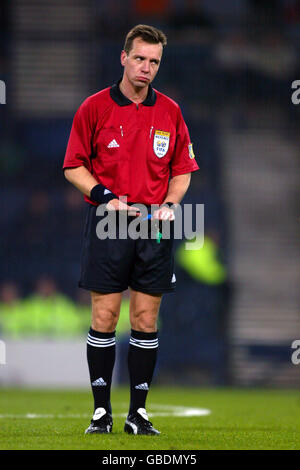 Football - International friendly - Ecosse / Roumanie. Ecosse contre Roumanie arbitre J Hyytia Banque D'Images