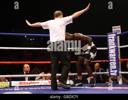 Boxe - Championnat du Commonwealth Light-Heavyweight - Nathan abilement v Samson Onyango - Oasis Leisure Centre Banque D'Images