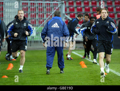 Football - coupe de l'UEFA - quart de finale - première étape - PSV Eindhoven / Newcastle United - Newcastle United Training.Alan Shearer et Craig Bellamy de Newcastle United pendant la formation Banque D'Images