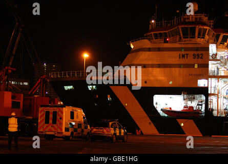 L'hélicoptère s'écrase en mer du Nord.L'équipage d'un hélicoptère qui a décollé près d'une plate-forme de la mer du Nord revient ce matin au port d'Aberdeen. Banque D'Images