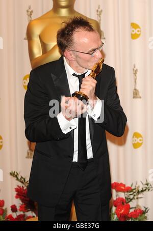 Danny Boyle reçoit le prix du meilleur directeur, reçu pour Slumdog Millionaire, lors du 81e Academy Awards au Kodak Theatre de Los Angeles. Banque D'Images