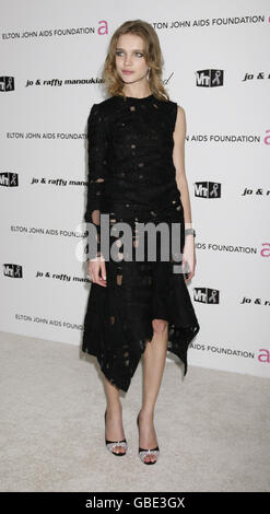 Nadia Vodianova arrivant pour la 17e édition annuelle de la Sir Elton John AIDS Foundation Oscar Party qui s'est tenue au Pacific Design Center à West Hollywood, Californie, États-Unis. Banque D'Images