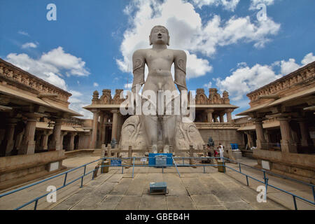 La statue de Bahubali Gomateswara, situé à Shravanabelagola, Hassan district, Karnataka, Inde Banque D'Images