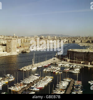 Géographie / Voyage, France, Marseille, vue sur la ville de fort Saint Nicolas vers le vieux port (Vieux Port), années 1970, droits additionnels-Clearences-non disponible Banque D'Images