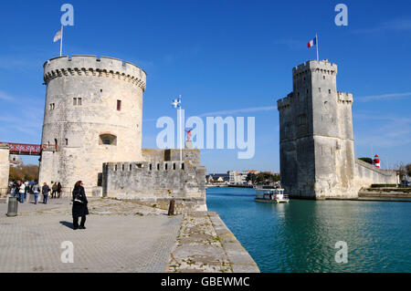 Tour de la chaîne et la Tour Saint Nicolas, La Rochelle, Departement Charente-Maritime, Poitou-Charentes, France Banque D'Images