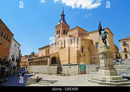 L'église San Martin, la Plaza San Martin, Ségovie, Castille et Leon, Espagne / Iglesia de San Martin, Castilla y Leon Banque D'Images