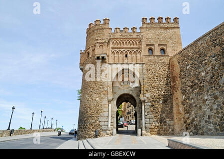 La Puerta del Sol, porte de ville, Toledo, Castille-La Manche, Espagne Banque D'Images