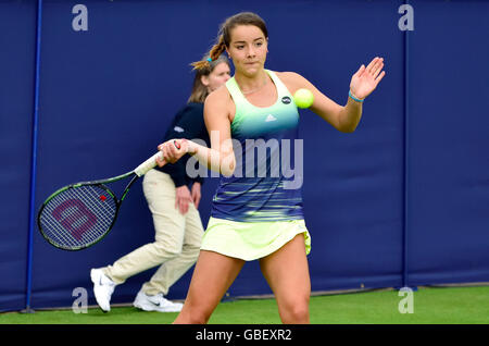 Jodie Burrage (GB) jouant dans le premier tour de qualification, Aegon International, Eastbourne, 2016. Banque D'Images