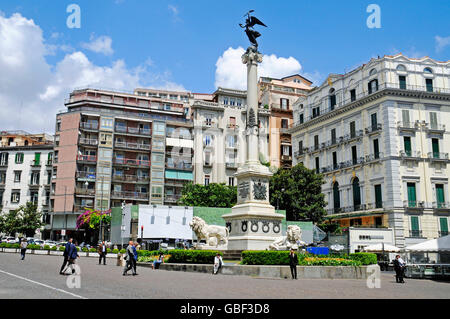 Monument, Piazza dei Martiri, carré, Naples, Campanie, Italie Banque D'Images