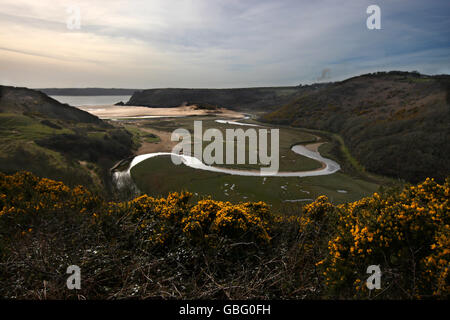 Vue générale sur la baie de Three Cliffs depuis le château de Pennard, Gower Coast. Banque D'Images