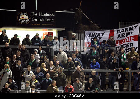 Football - Coca Cola League One - Bristol Rovers / Yeovil Town - Memorial Stadium.Fans de Yeovil, dans les tribunes pendant le match. Banque D'Images