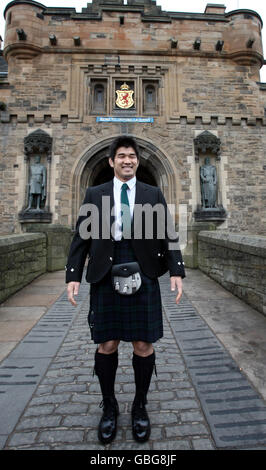 Champion japonais de judo étudiant au Royaume-Uni. Kosei Inoue lors d'une visite au château d'Édimbourg . Banque D'Images