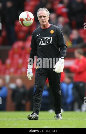 Football - Barclays Premier League - Manchester United / Liverpool - Old Trafford. Eric Steele, entraîneur de gardien de but de Manchester United Banque D'Images