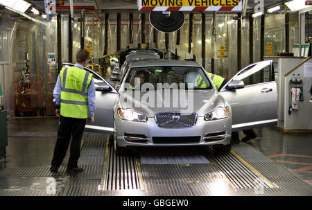 Ligne de production de Jaguar XF Banque D'Images