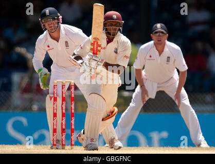 Les chauves-souris Shivnarine Chanderpaul des Indes occidentales lors du cinquième essai à Queen's Park Oval, Port of Spain, Trinidad. Banque D'Images