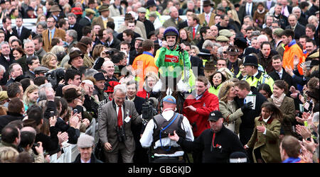 Les courses de chevaux - Cheltenham Festival 2009 - Jour quatre - l'Hippodrome de Cheltenham Banque D'Images