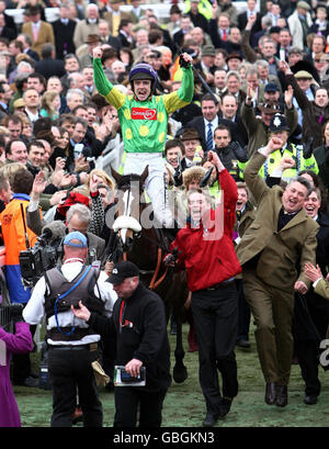 Les courses de chevaux - Cheltenham Festival 2009 - Jour quatre - l'Hippodrome de Cheltenham Banque D'Images