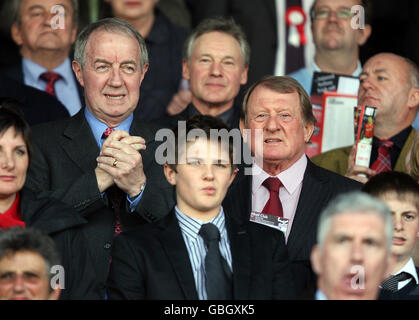 Frank Clark, ancien directeur de la forêt de Nottingham et Wolverhampton Wanderers directeur John Barnwell Banque D'Images