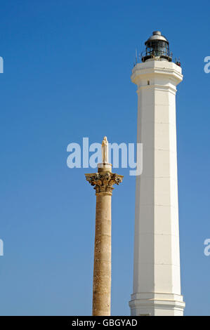 La colonne mariale, Memorial, Lighthouse, Basilique de finibus terrae, basilique, Santa Maria di Leuca, Leuca, province de Lecce, Pouilles, Italie Banque D'Images