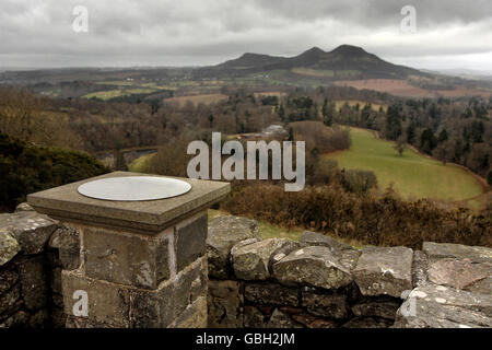 Vue générale de Scott's View, une vue préférée de Sir Walter Scott, près de la ville frontalière de Melrose, en Écosse Banque D'Images