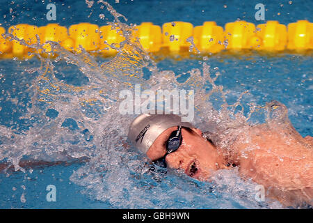 David Davies, de la ville de Cardiff, est en concurrence avec l'Open masculin 1500m Freestyle pendant les championnats britanniques de natation de gaz 2009 Banque D'Images