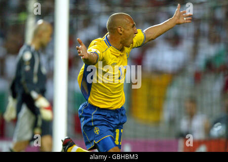 Soccer - Championnat d'Europe de l'UEFA 2004 - Groupe C - Suède / Bulgarie Banque D'Images