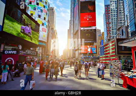 NEW YORK - 14 juin 2016 : Times Square. USA Banque D'Images