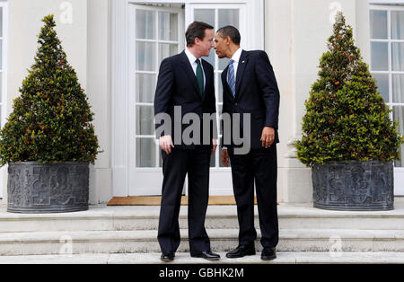 Le chef du Parti conservateur David Cameron rencontre aujourd'hui le président américain Barack Obama à la résidence de l'ambassadeur à Londres pendant la visite de trois jours du président à Londres. M. Obama participera au sommet du G20 demain. Banque D'Images