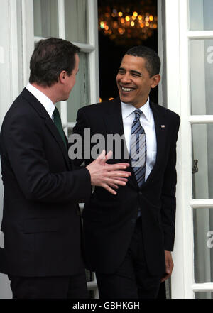 Le chef du Parti conservateur David Cameron rencontre aujourd'hui le président américain Barack Obama à la résidence de l'ambassadeur à Londres pendant la visite de trois jours du président à Londres. M. Obama participera au sommet du G20 demain. Banque D'Images